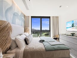 Fourteen at Mullet Bay