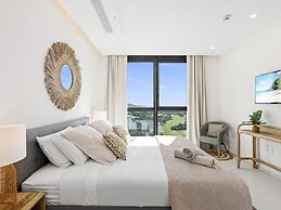 Fourteen at Mullet Bay