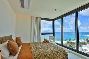 Fourteen at Mullet Bay