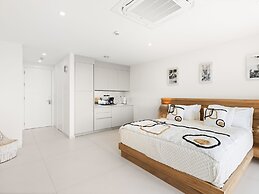 Fourteen at Mullet Bay