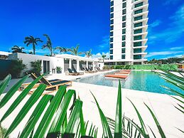 Fourteen at Mullet Bay