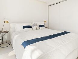 Fourteen at Mullet Bay