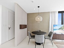 Fourteen at Mullet Bay