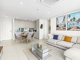 Fourteen at Mullet Bay