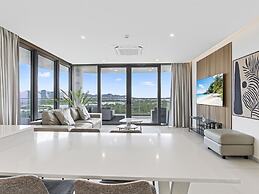 Fourteen at Mullet Bay