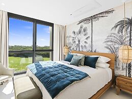 Fourteen at Mullet Bay