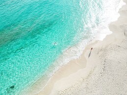 Fourteen at Mullet Bay