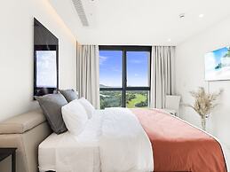 Fourteen at Mullet Bay