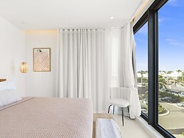 Fourteen at Mullet Bay