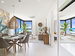 Fourteen at Mullet Bay