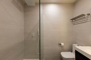 Fourteen at Mullet Bay