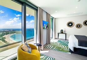 Fourteen at Mullet Bay