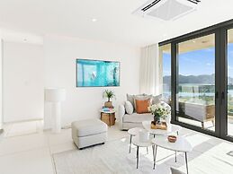 Fourteen at Mullet Bay