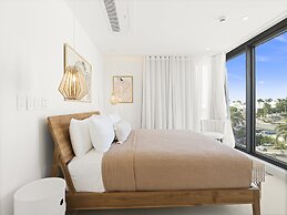 Fourteen at Mullet Bay