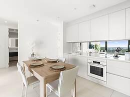 Fourteen at Mullet Bay