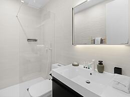 Fourteen at Mullet Bay