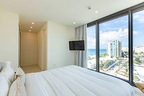 Fourteen at Mullet Bay