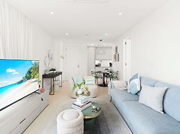 Fourteen at Mullet Bay