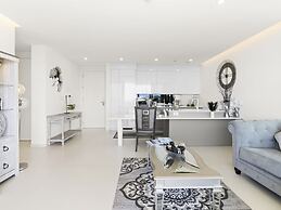 Fourteen at Mullet Bay