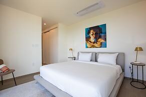 Fourteen at Mullet Bay