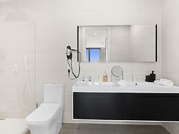 Fourteen at Mullet Bay