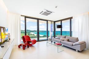 Fourteen at Mullet Bay