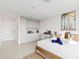 Fourteen at Mullet Bay