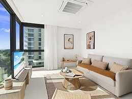 Fourteen at Mullet Bay