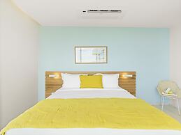 Fourteen at Mullet Bay