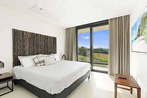 Fourteen at Mullet Bay