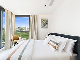 Fourteen at Mullet Bay