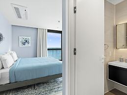 Fourteen at Mullet Bay