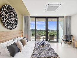 Fourteen at Mullet Bay