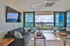 Fourteen at Mullet Bay