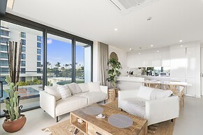 Fourteen at Mullet Bay