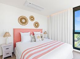 Fourteen at Mullet Bay