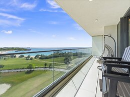 Fourteen at Mullet Bay