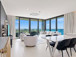 Fourteen at Mullet Bay