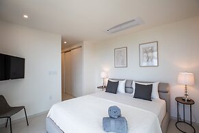 Fourteen at Mullet Bay