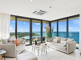 Fourteen at Mullet Bay