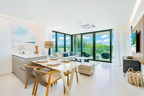 Fourteen at Mullet Bay