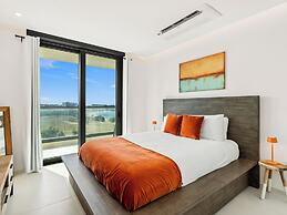 Fourteen at Mullet Bay