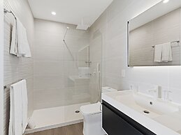 Fourteen at Mullet Bay