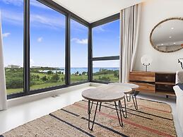 Fourteen at Mullet Bay