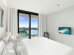 Fourteen at Mullet Bay