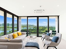 Fourteen at Mullet Bay