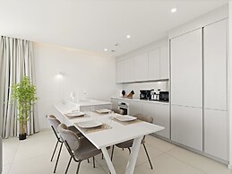 Fourteen at Mullet Bay