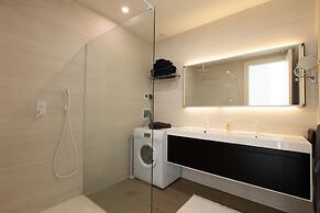 Fourteen at Mullet Bay