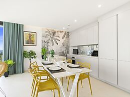 Fourteen at Mullet Bay