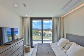 Fourteen at Mullet Bay